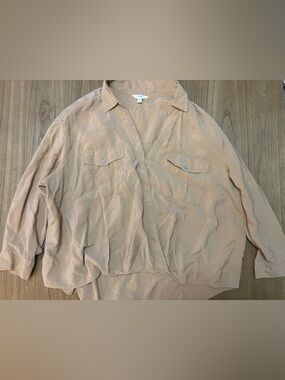 TERRA + SKY 3X ✨ plus size tan crossover Shirt good condition